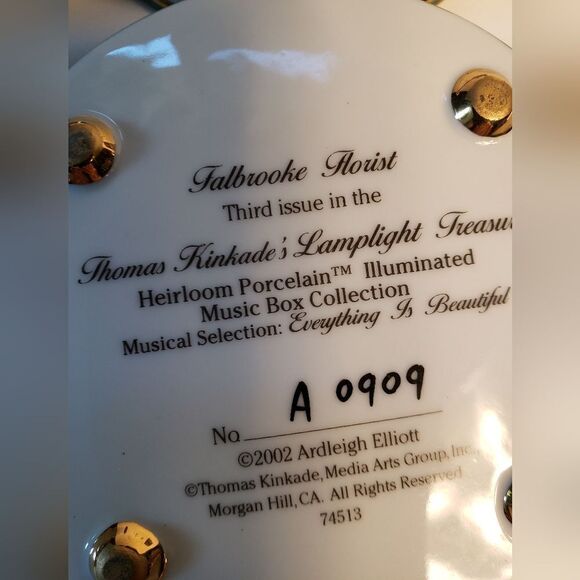Thomas Kinkade Music Boxes (4) - Picture 8 of 11
